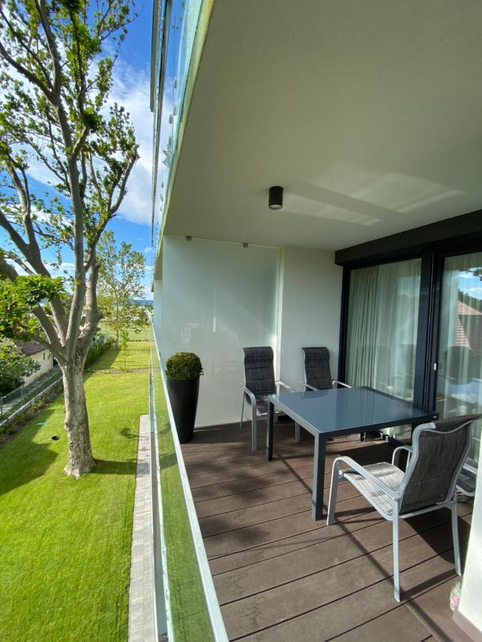 Clyde-Premium Lelle Waterfront Private Apartment บาลาตอนแลลเล ภายนอก รูปภาพ