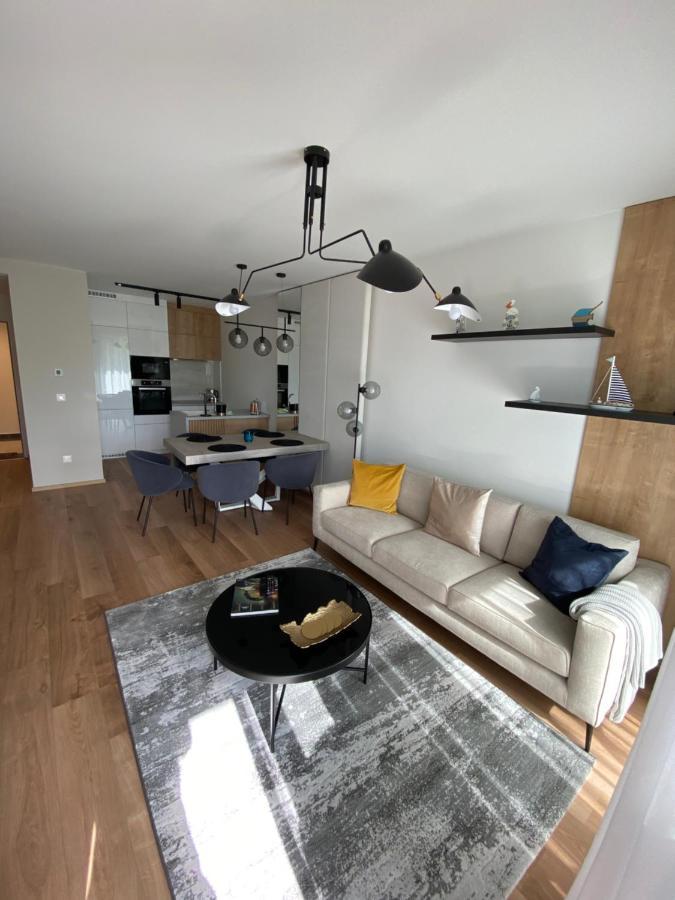 Clyde-Premium Lelle Waterfront Private Apartment บาลาตอนแลลเล ภายนอก รูปภาพ