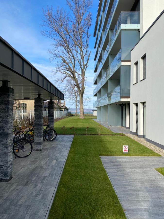 Clyde-Premium Lelle Waterfront Private Apartment บาลาตอนแลลเล ภายนอก รูปภาพ